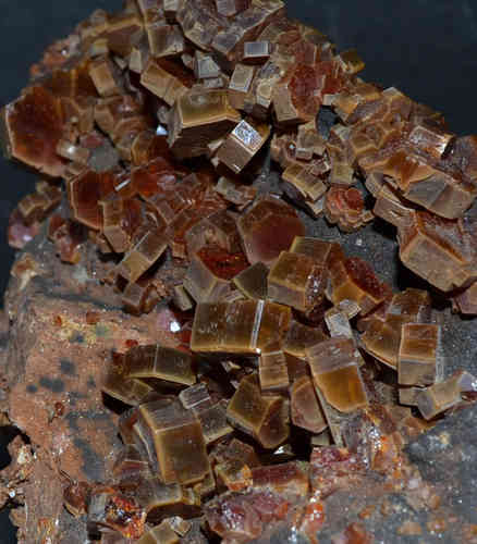 Vanadiniet mooie kristallen op matrix         Marokko