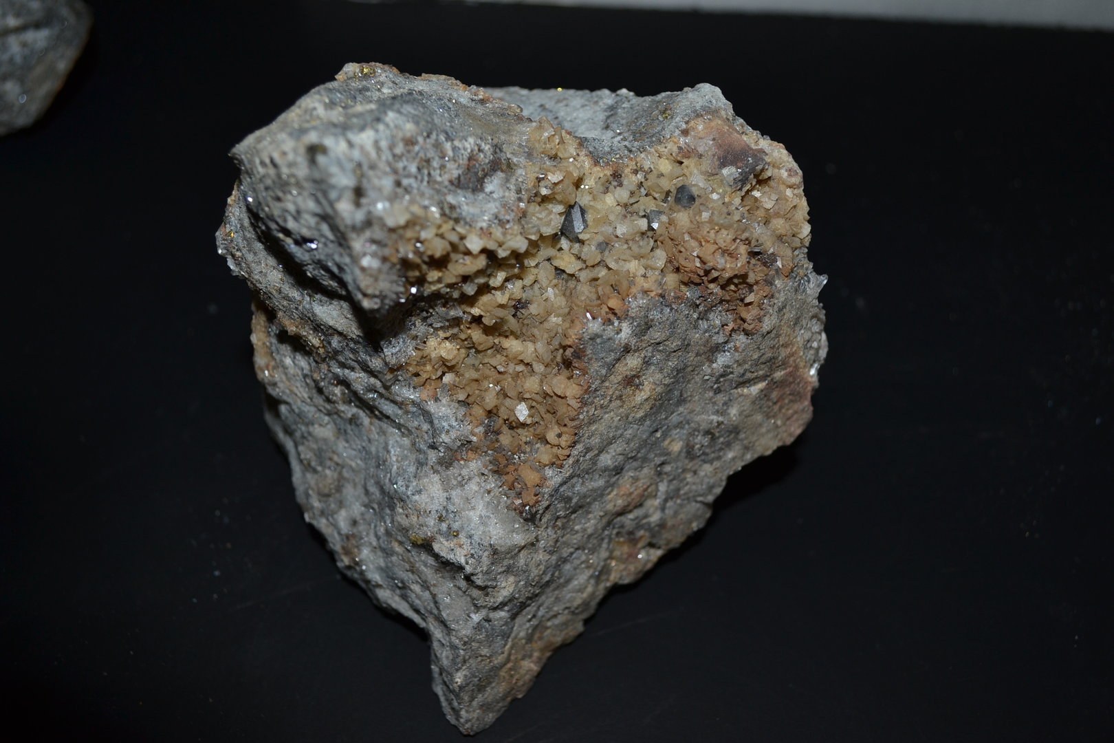 Scheelite Chalcopyrite Pyrit Cavnik Romania