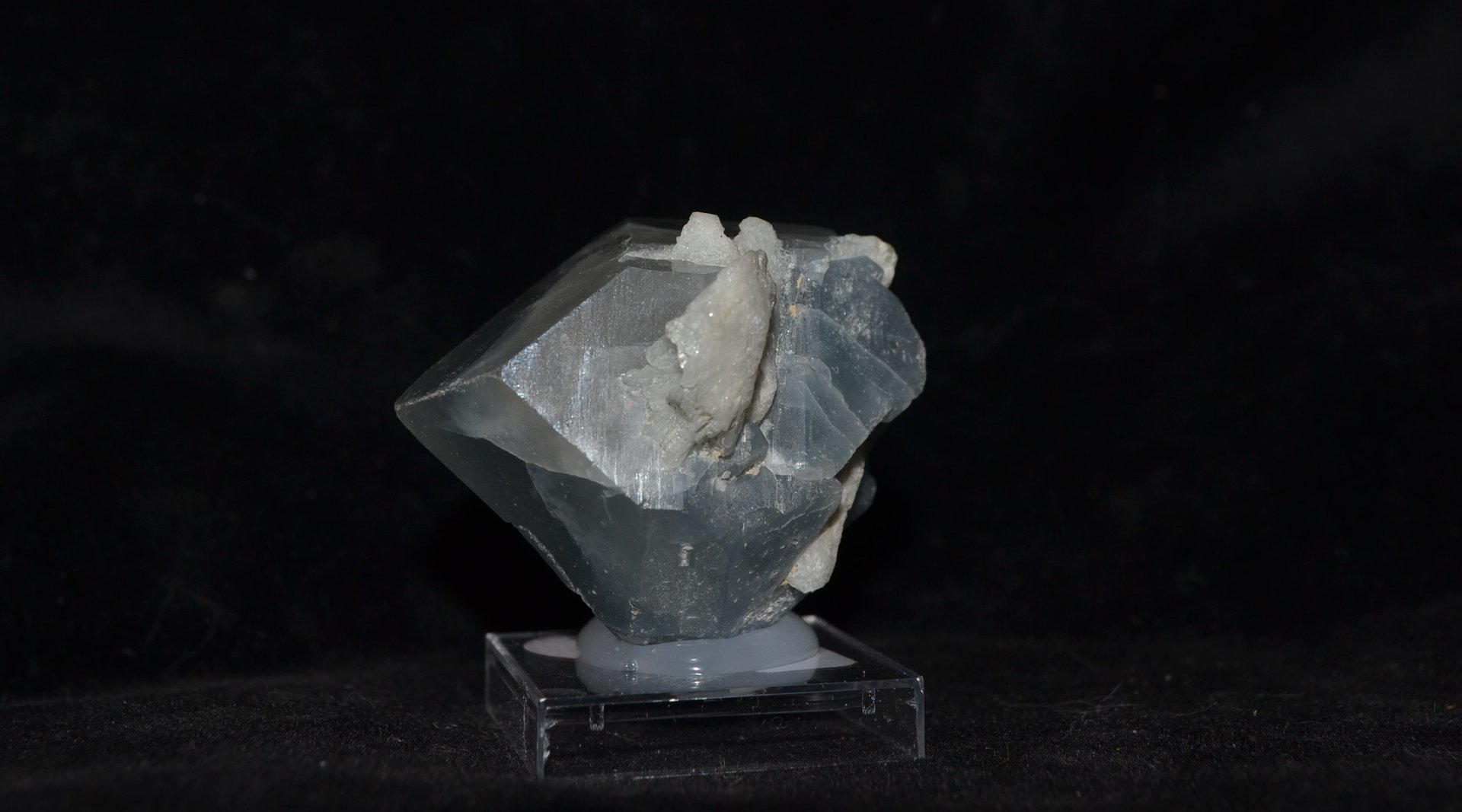 Blue quartz albite Chapa Dara District Afghanistan