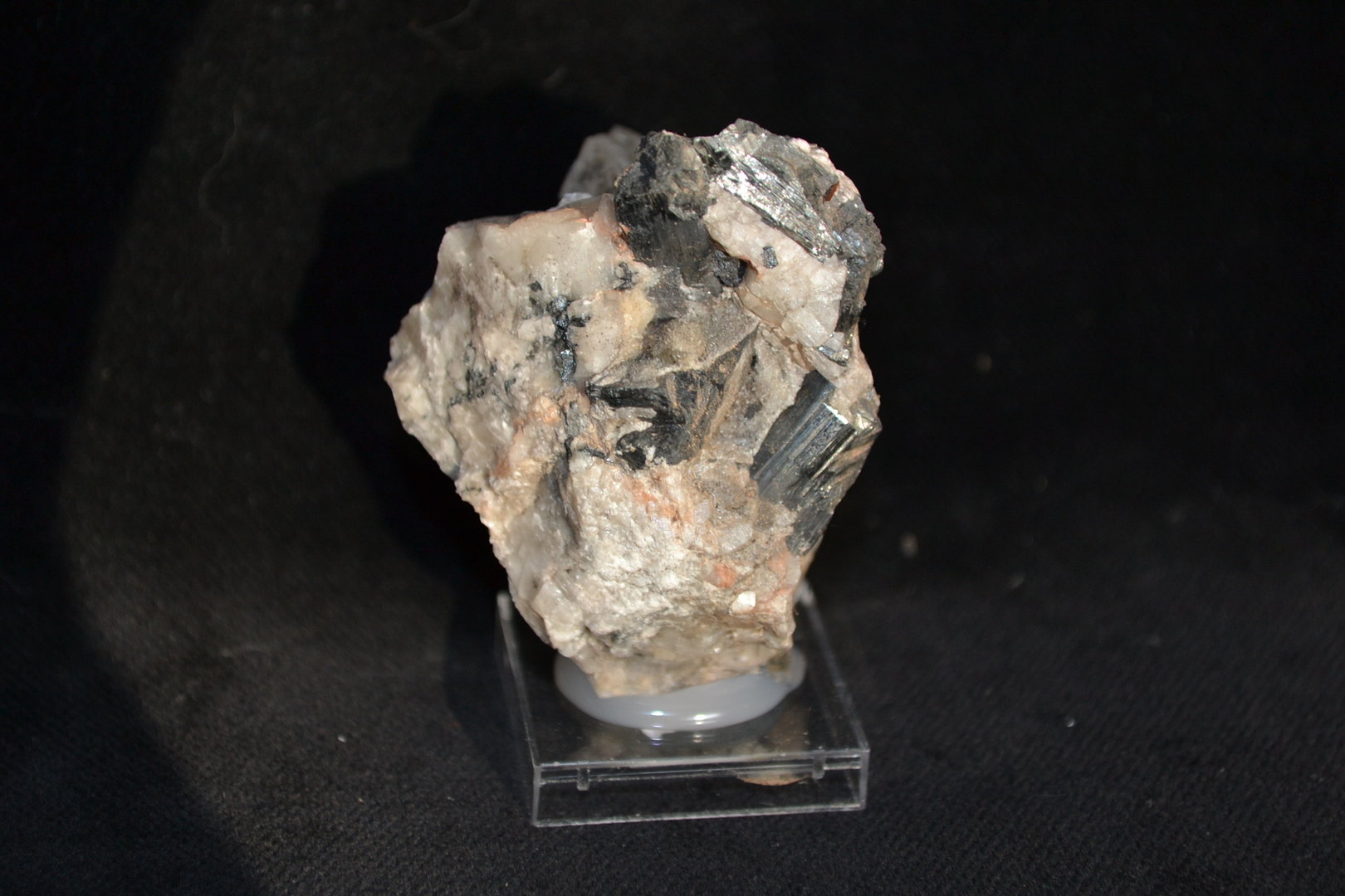 Pyrolusit Manganit in Calcit Ilfeld Thüringen Harz